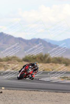 media/Nov-16-2025-Race Pace (Sun) [[8c5fa54630]]/Non Verified Riders (1st 20 Minutes)/5-Turn 15 (110pm)/